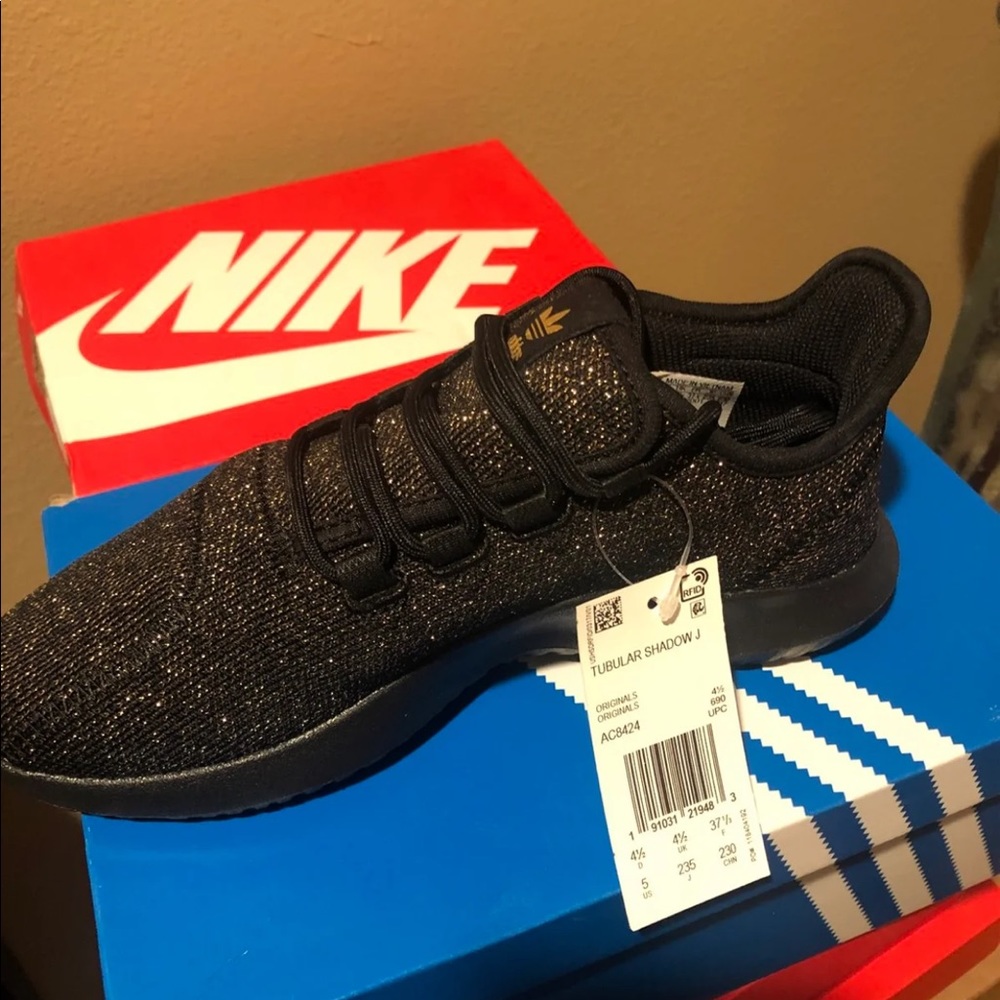 Adidas tennis shoes